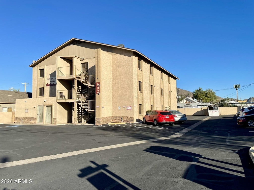 602 E Townley Avenue - Photo 15