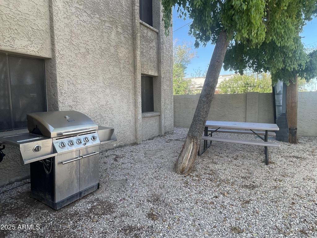 602 E Townley Avenue - Photo 12