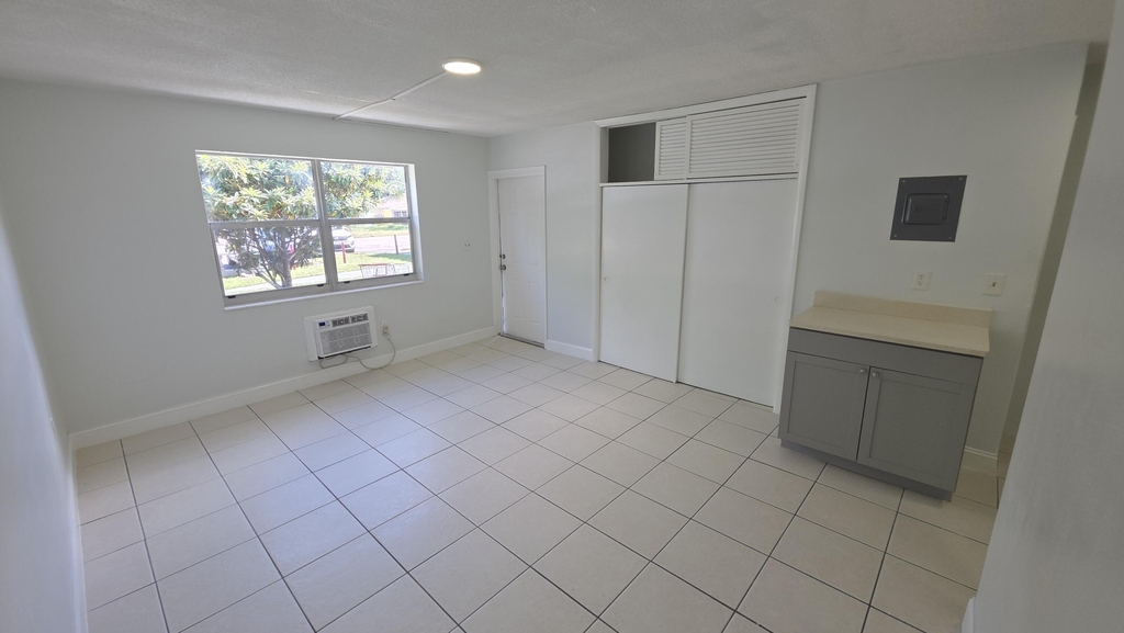 7311 Venetian Street - Photo 2