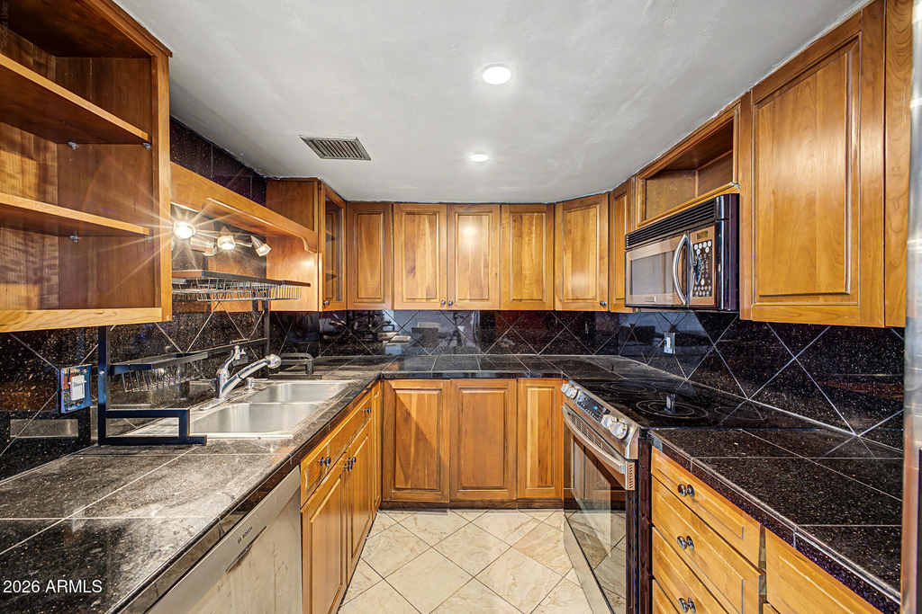 805 N 4th Avenue - Photo 5