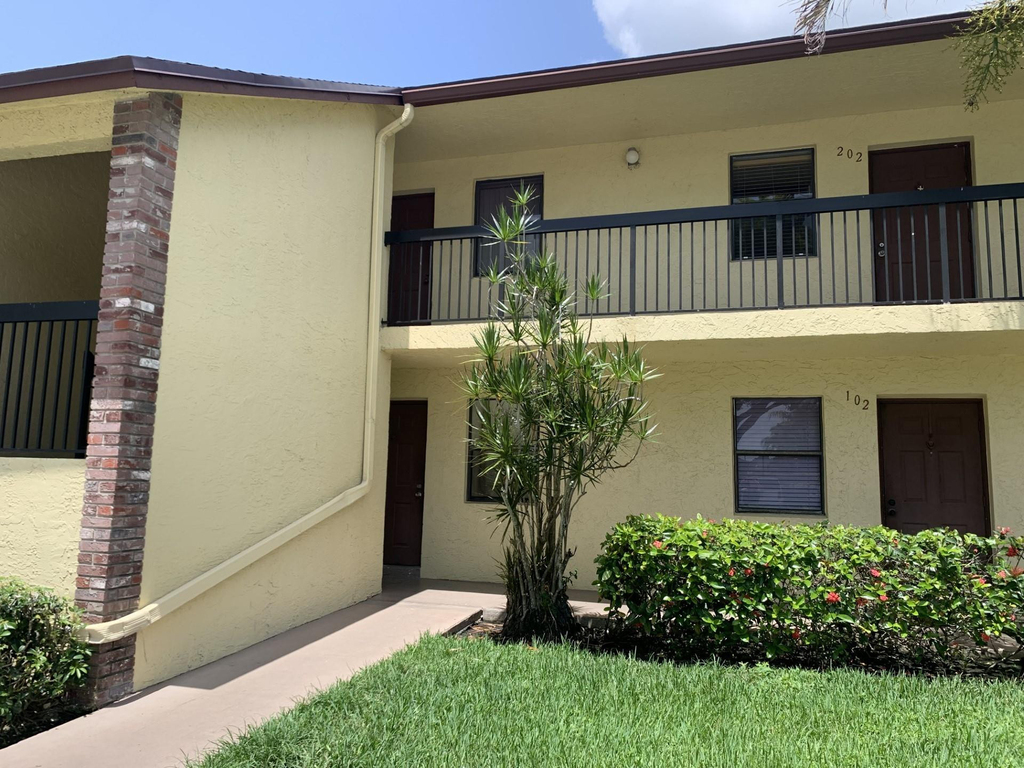 10011 Winding Lake Road - Photo 18