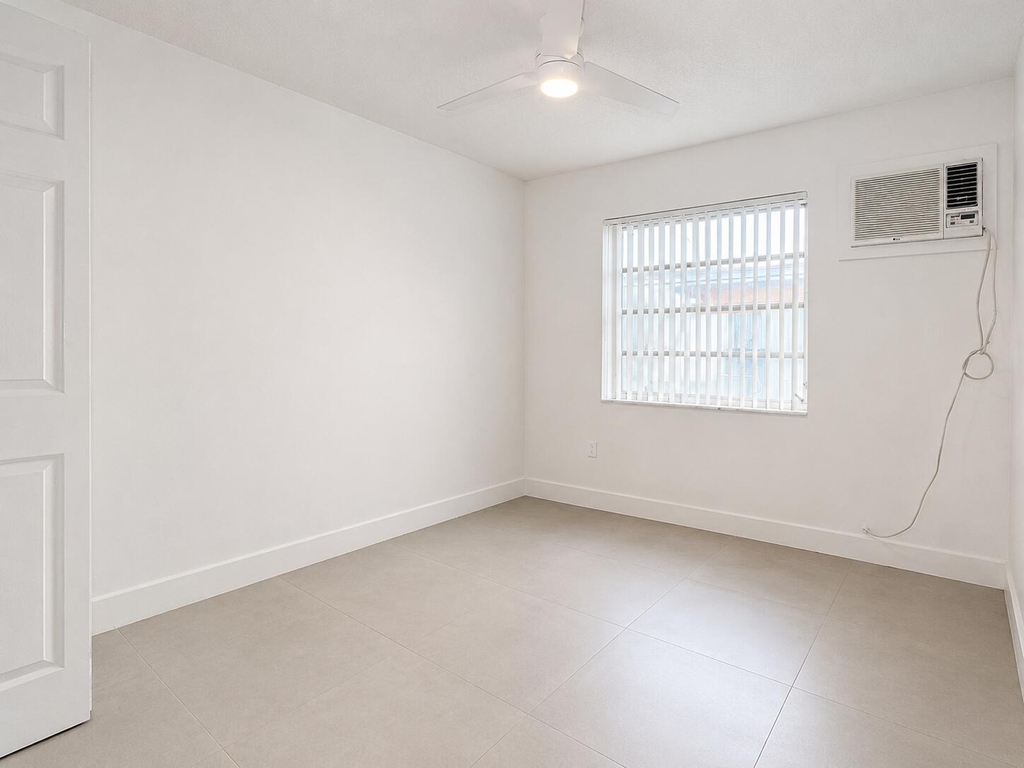 2152 Sw 72nd Avenue - Photo 6
