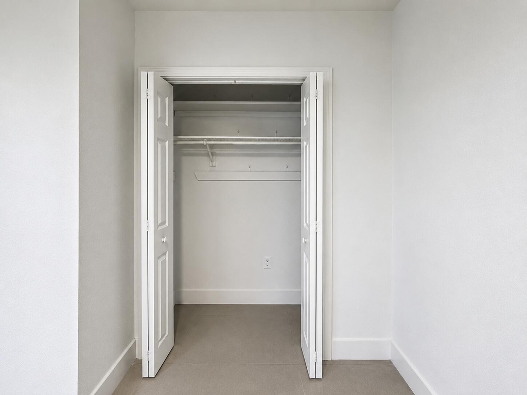 2152 Sw 72nd Avenue - Photo 7