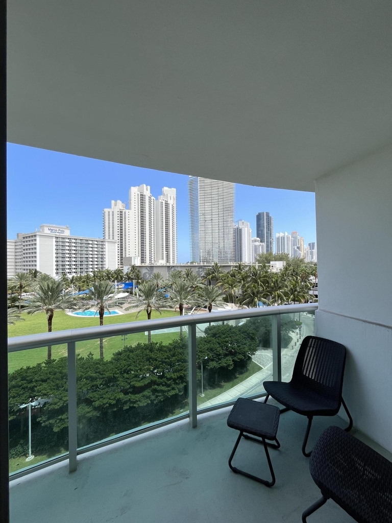 19370 Collins Avenue - Photo 19