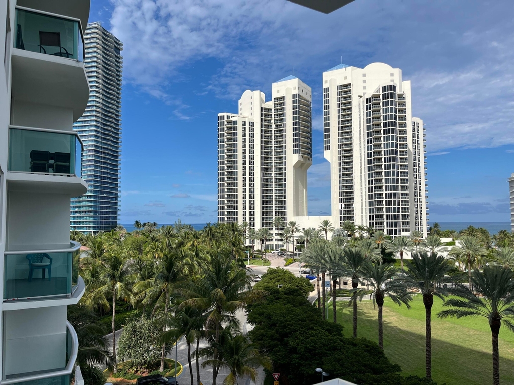 19370 Collins Avenue - Photo 22