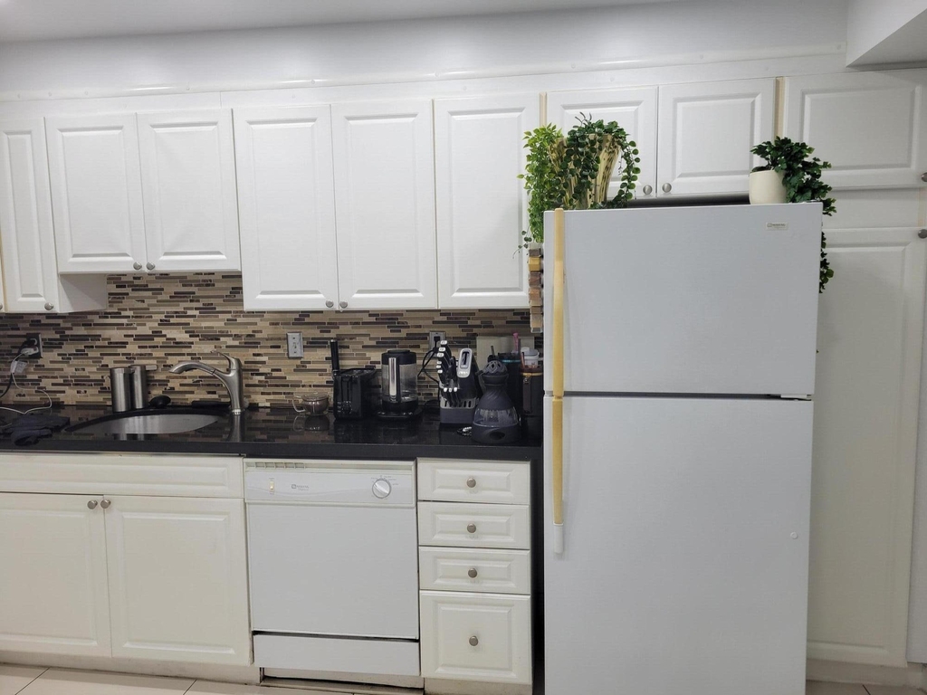 19370 Collins Avenue - Photo 2