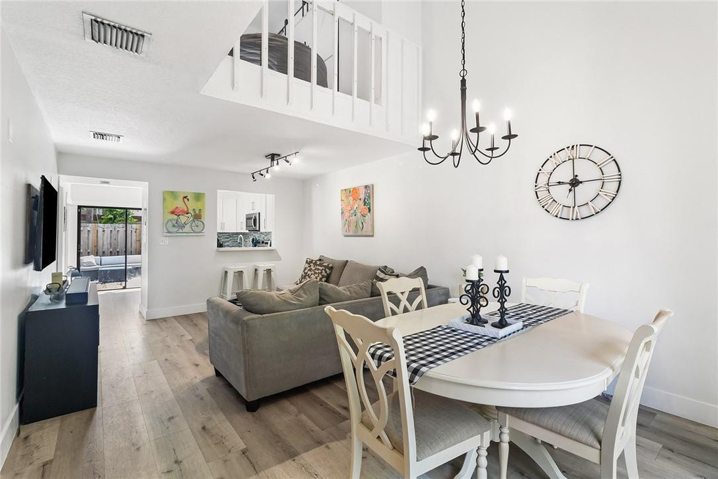 324 City View Drive - Photo 3