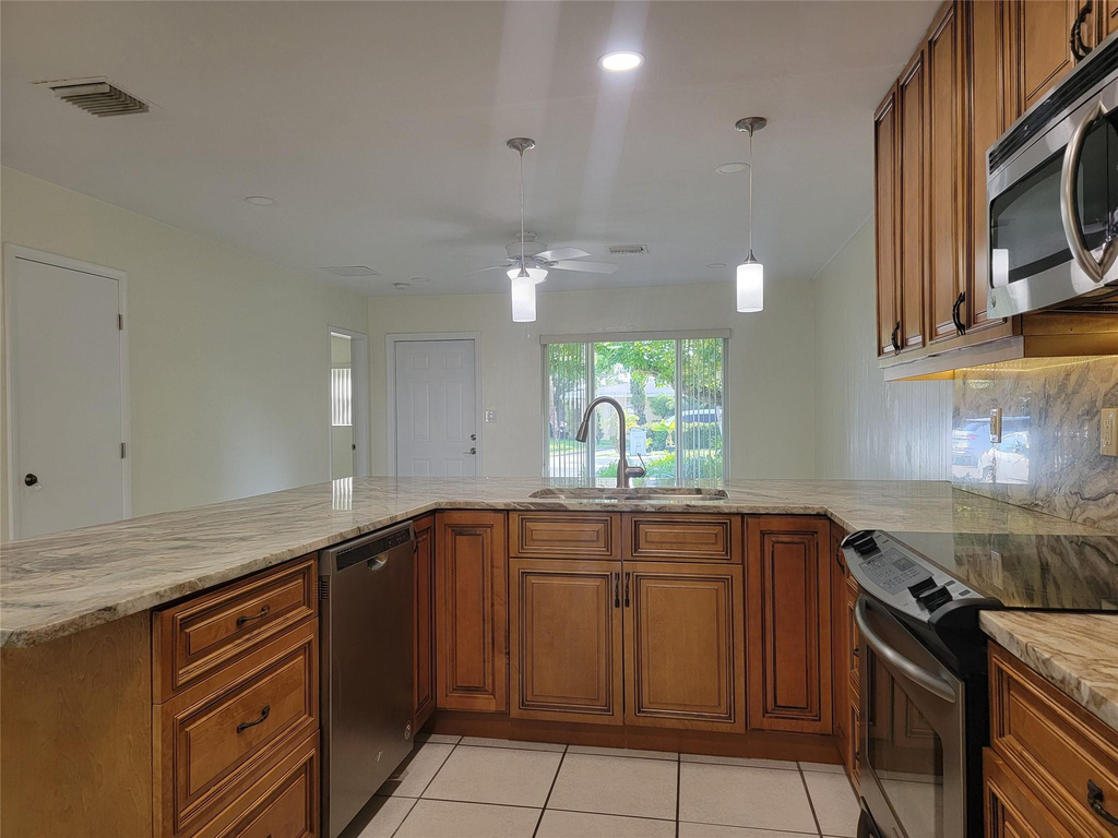 1601 Sw 1 Terrace - Photo 2