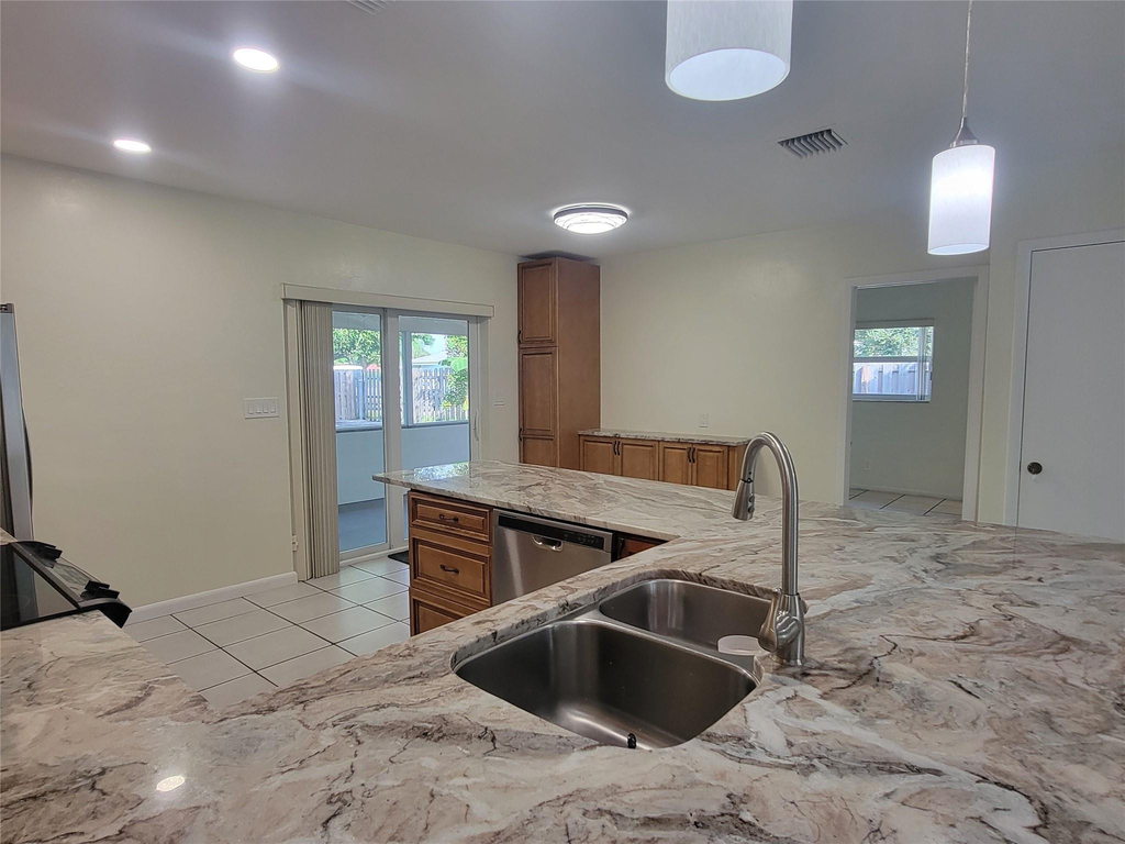 1601 Sw 1 Terrace - Photo 5
