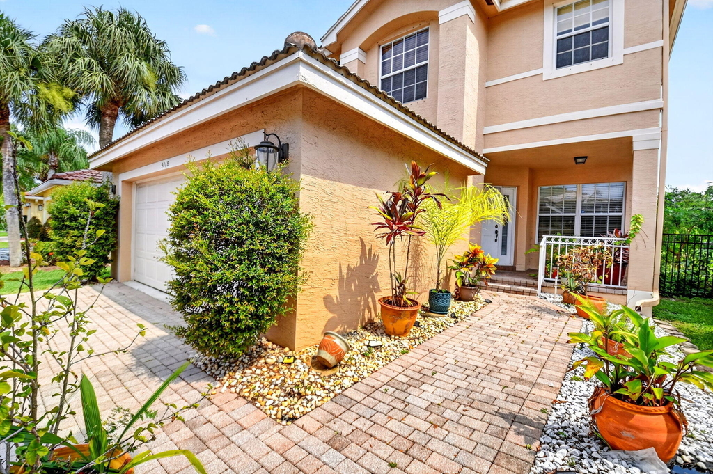 5018 Starblaze Drive - Photo 2