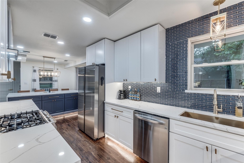 9026 Livenshire Drive - Photo 9