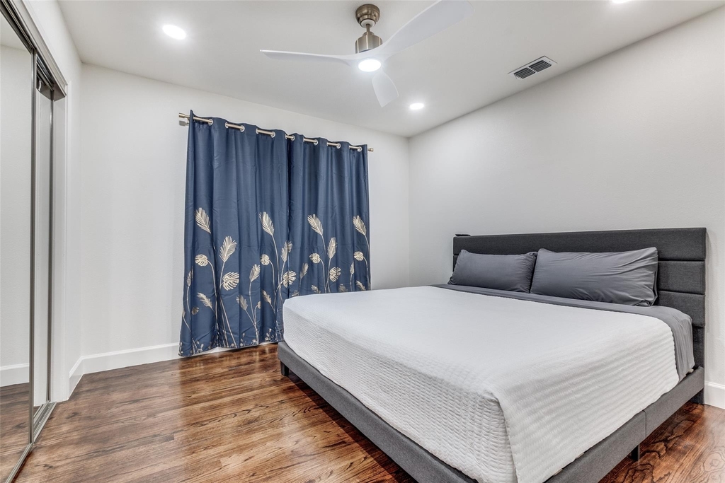 9026 Livenshire Drive - Photo 18