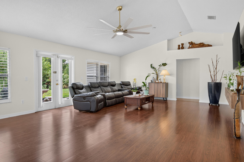 5758 Benbow Court - Photo 4