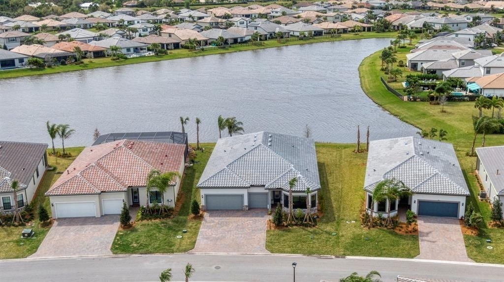 818 Se Courances Drive - Photo 2