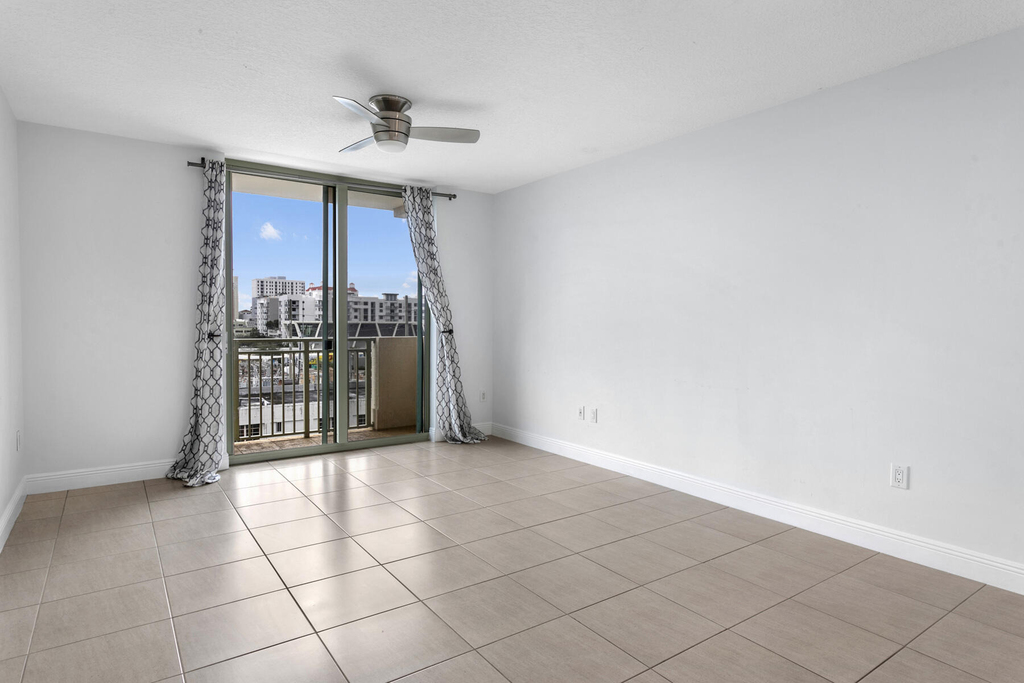 610 Clematis Street - Photo 3
