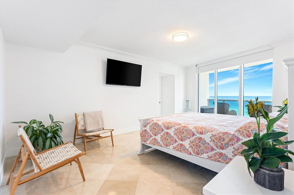 17201 Collins Avenue - Photo 18