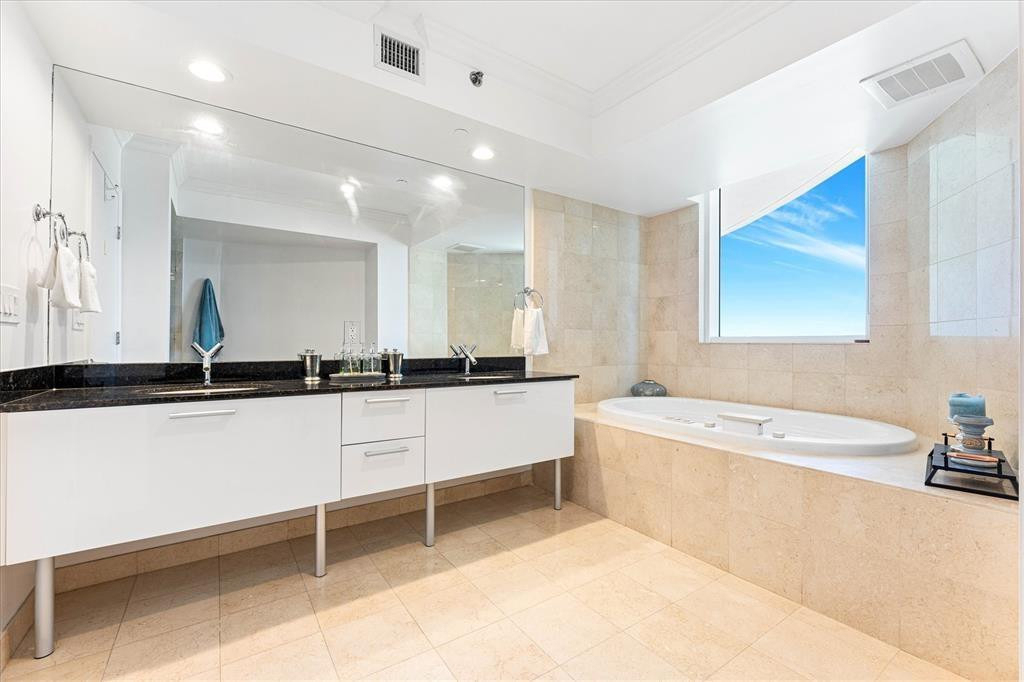 17201 Collins Avenue - Photo 22