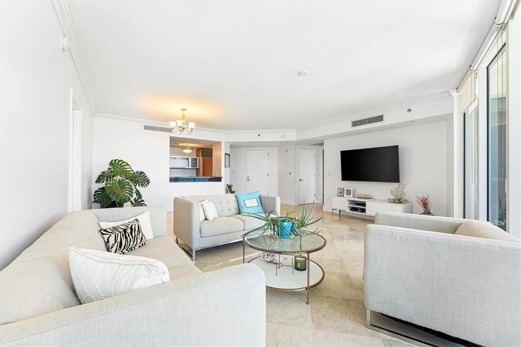 17201 Collins Avenue - Photo 5