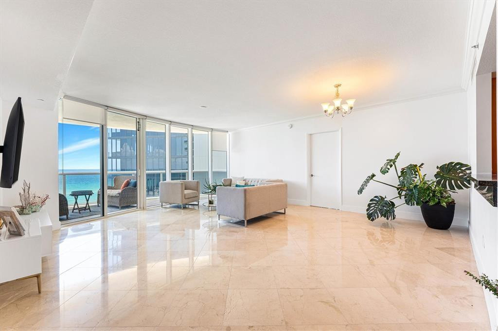 17201 Collins Avenue - Photo 3
