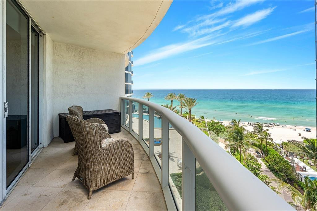 17201 Collins Avenue - Photo 20