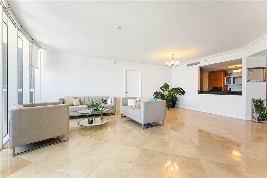 17201 Collins Avenue - Photo 4