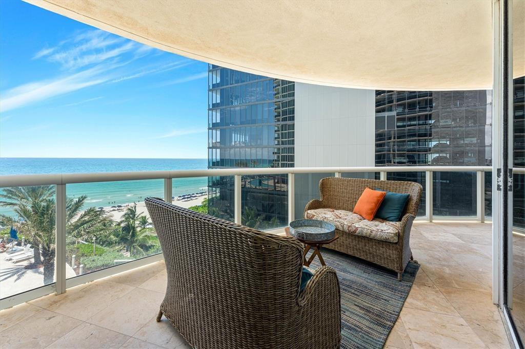 17201 Collins Avenue - Photo 10