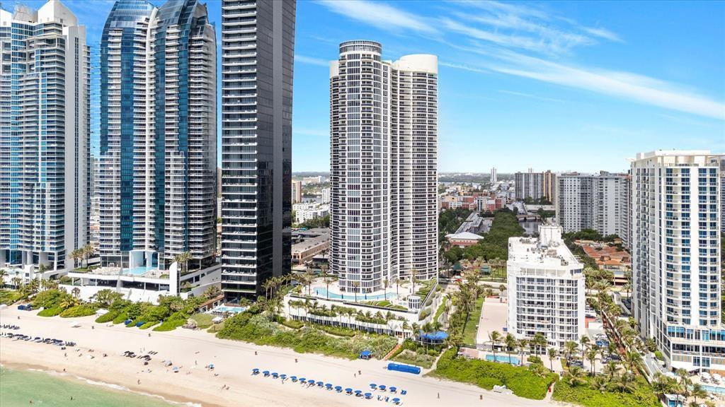 17201 Collins Avenue - Photo 34