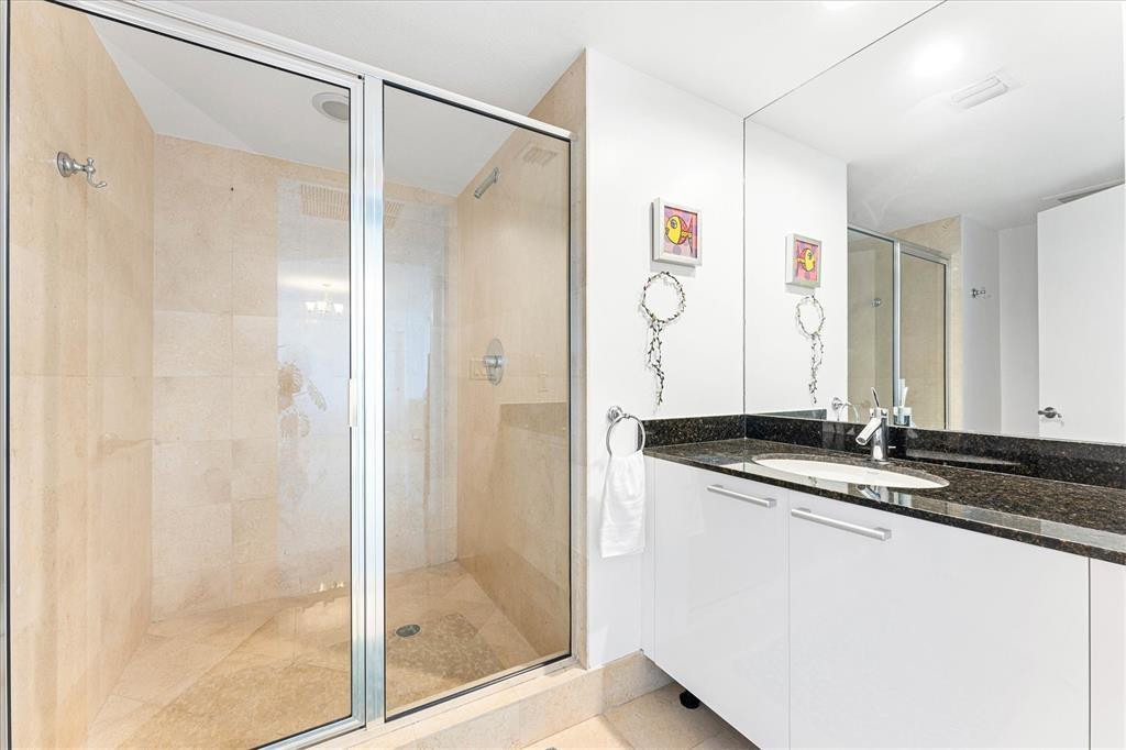 17201 Collins Avenue - Photo 16