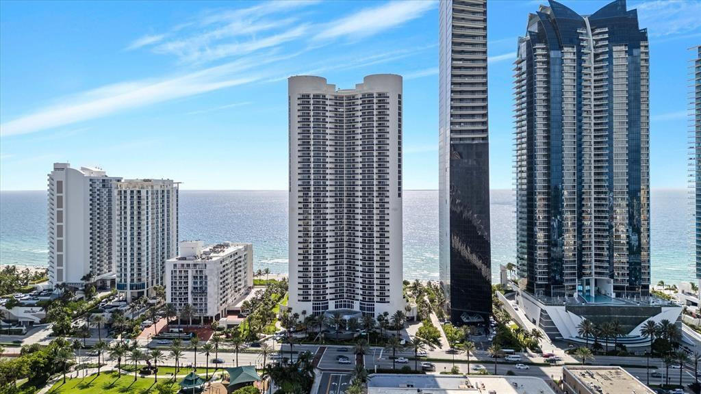 17201 Collins Avenue - Photo 26