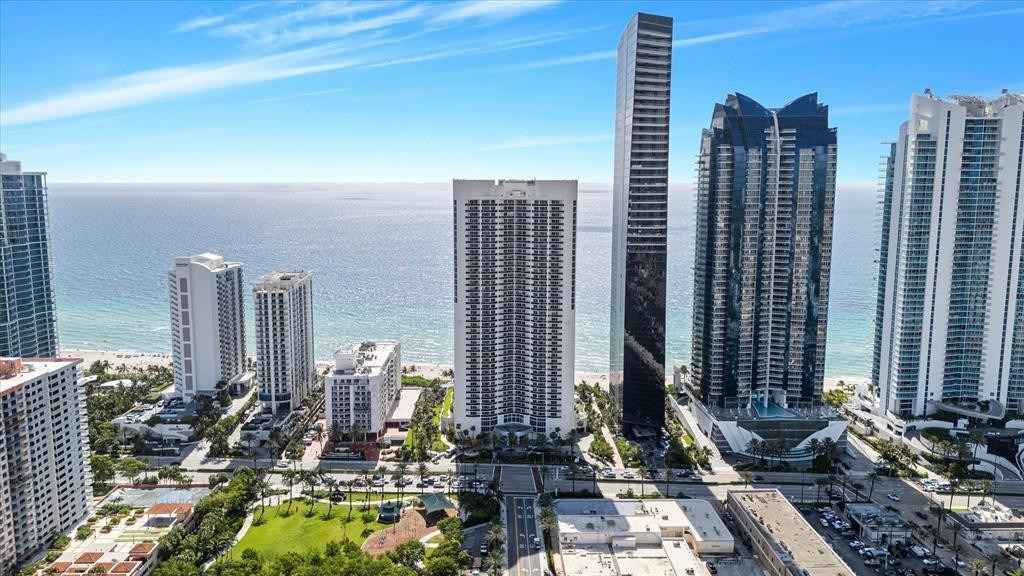 17201 Collins Avenue - Photo 27