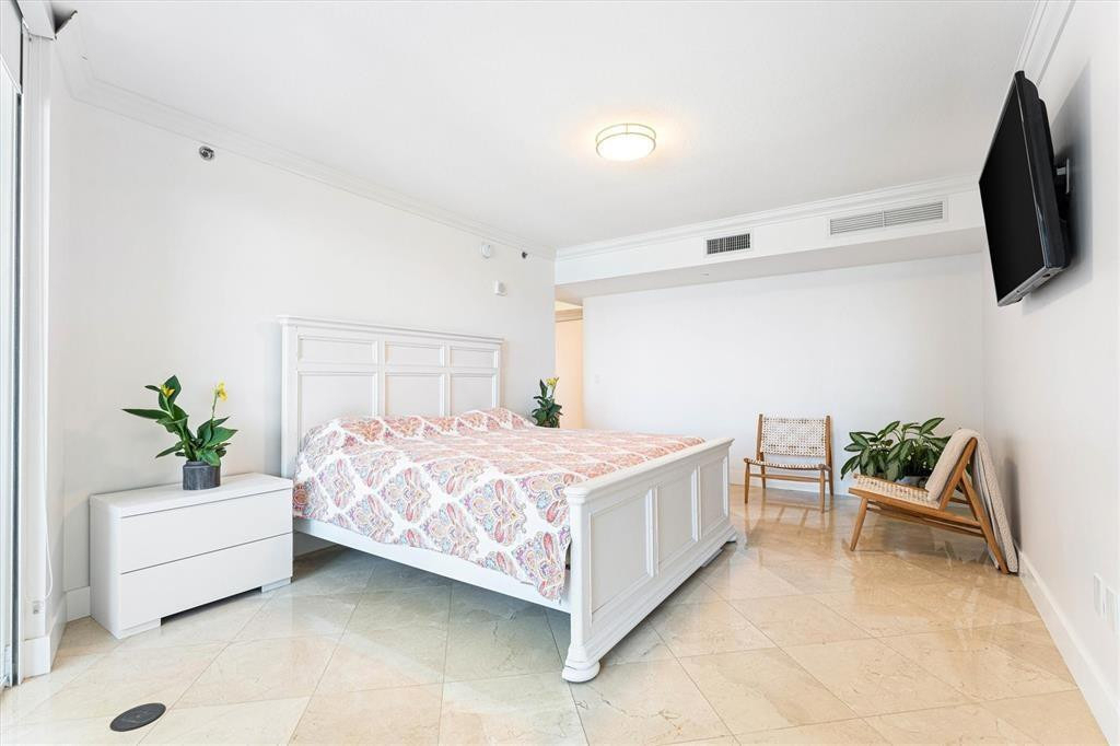 17201 Collins Avenue - Photo 17