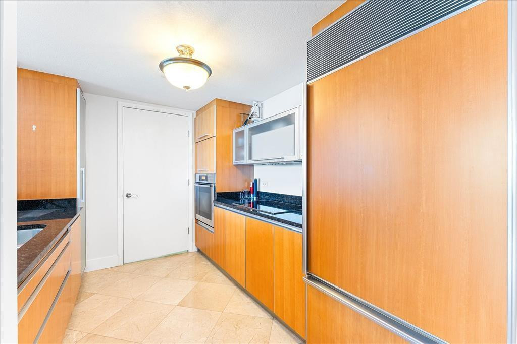 17201 Collins Avenue - Photo 9