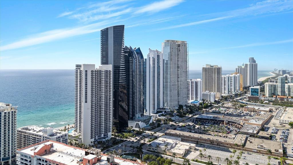 17201 Collins Avenue - Photo 31