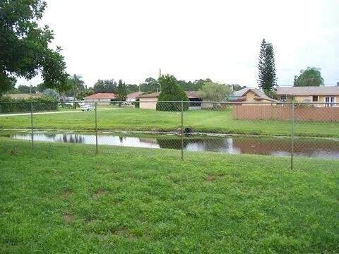 1698 Sw Flint Street - Photo 2