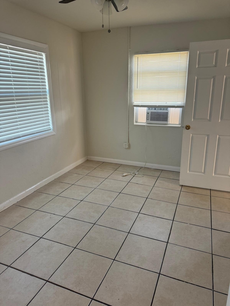 518 N 6th Street - Photo 1