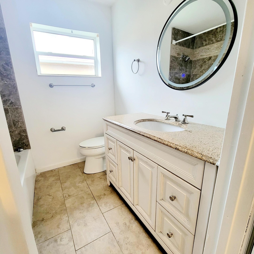 2021 Nw 64th Avenue - Photo 16