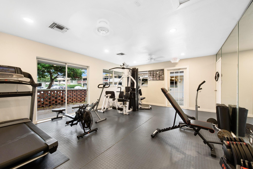 1340 Ne 28th Avenue - Photo 15