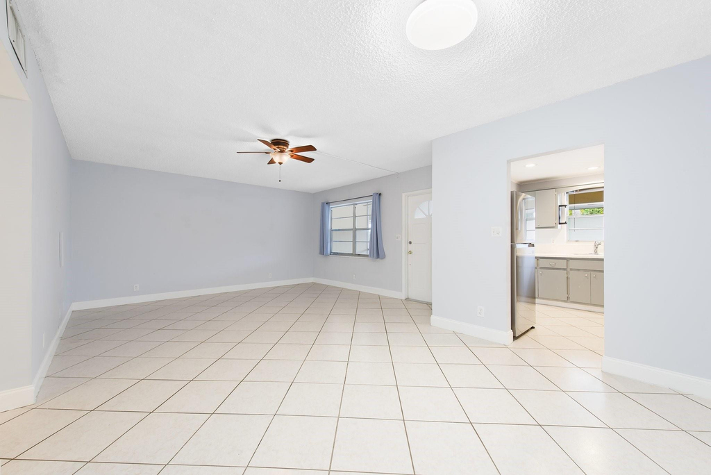 1340 Ne 28th Avenue - Photo 9