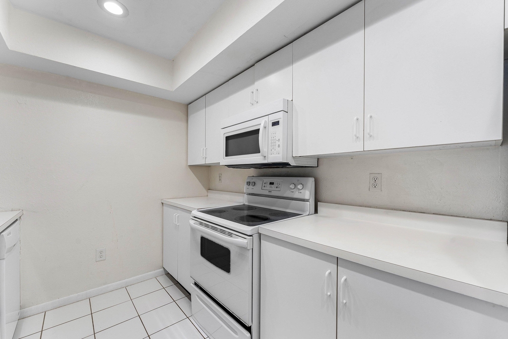 170 Waterside Drive - Photo 5