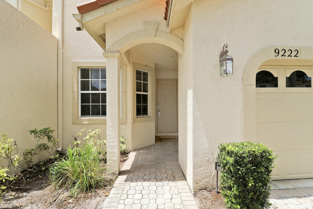 9222 Wentworth Lane - Photo 2