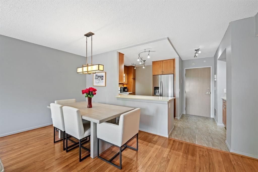 340 Sunset Drive - Photo 2