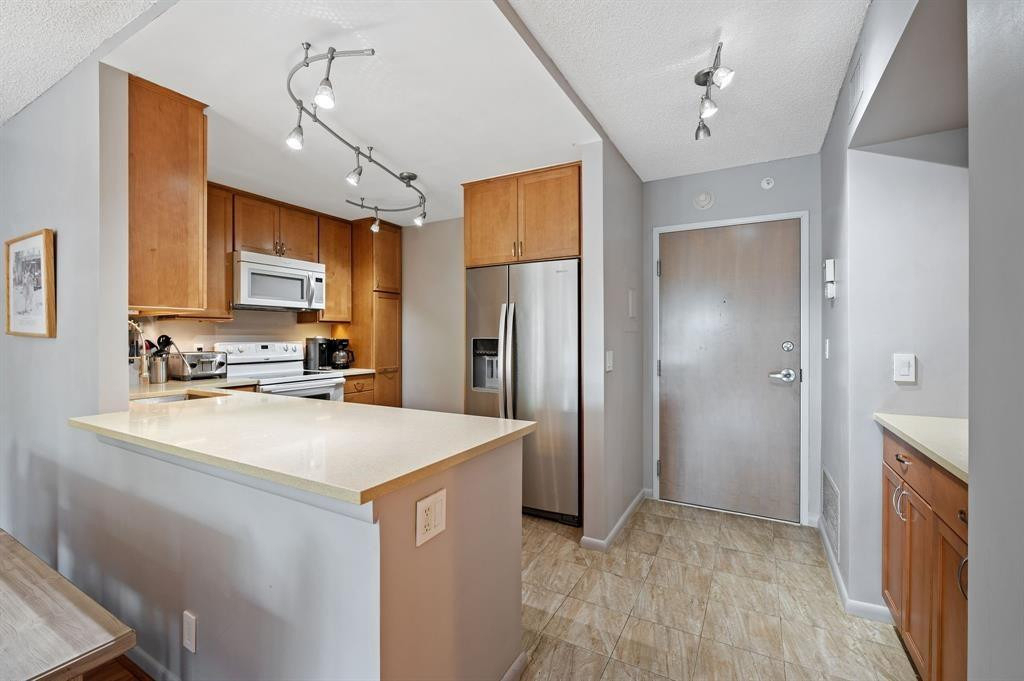 340 Sunset Drive - Photo 6