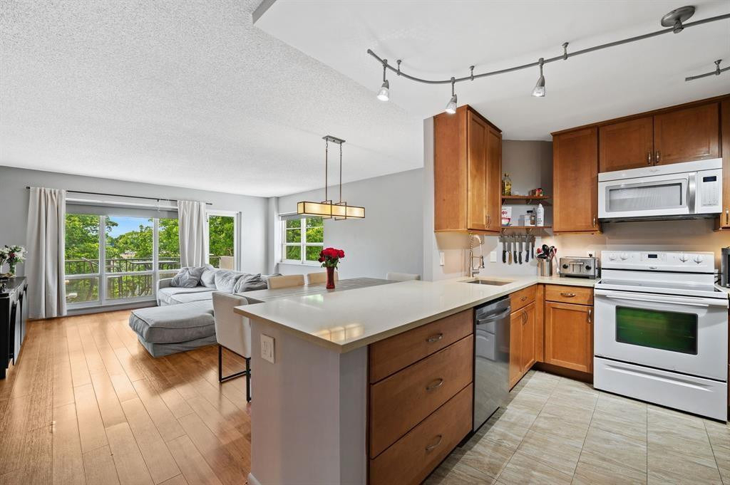 340 Sunset Drive - Photo 3