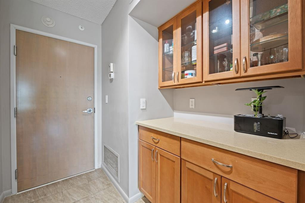 340 Sunset Drive - Photo 8