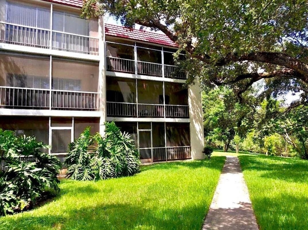 608 Nw 13th Street - Photo 0