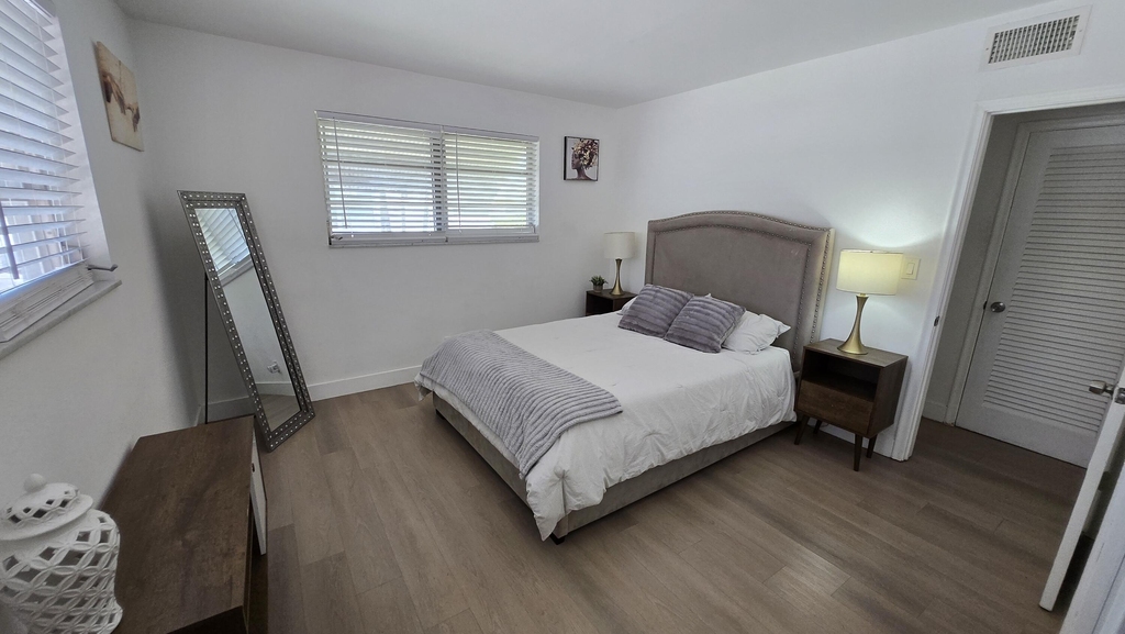 704 Ne 8th Street - Photo 4