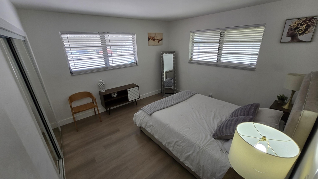 704 Ne 8th Street - Photo 5
