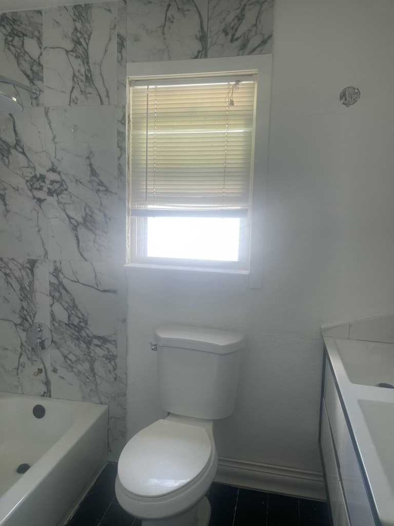 4674 Lakeside Circle - Photo 8