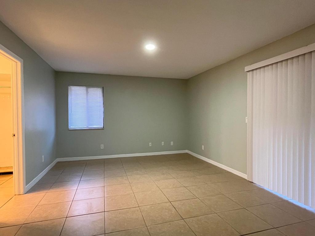 1258 Se Mc Farlane Avenue - Photo 9