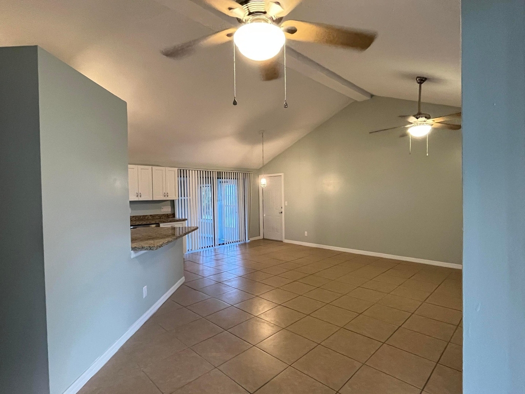 1258 Se Mc Farlane Avenue - Photo 1